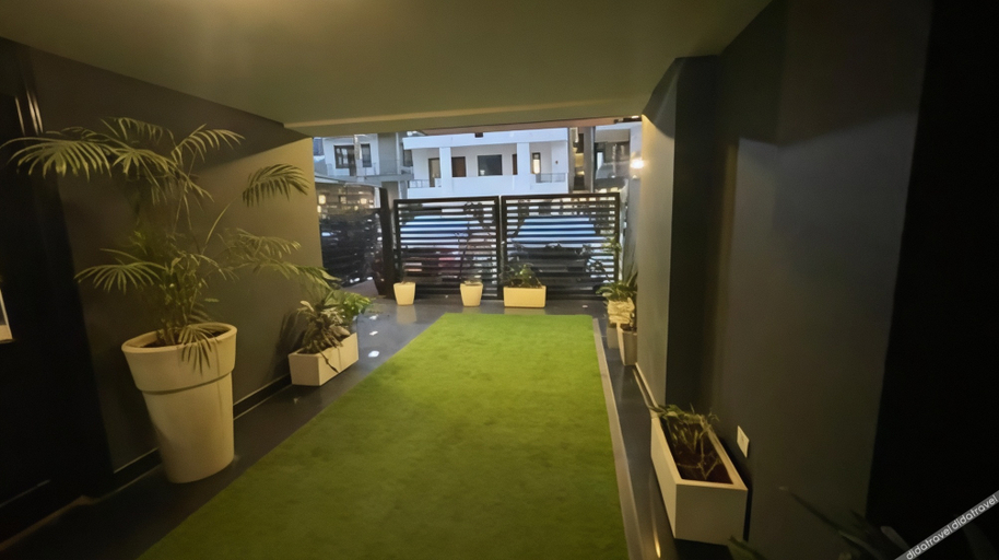 Others 5, Saltstayz Express - Golf Course Road & DLF Phase-1, Gurgaon