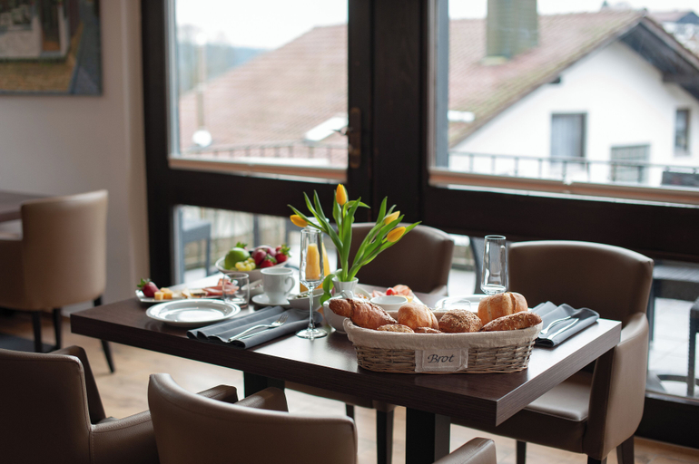Food & Drinks 5, LuCA Hotel, Regen
