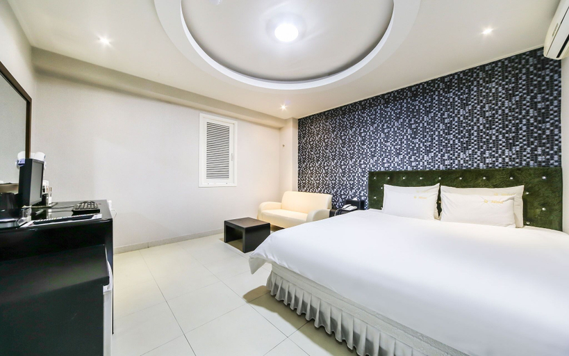 Bedroom 4, Changwon Sangnam-dong Q, Changwon