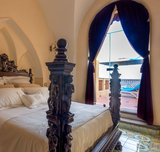 Bedroom 4, Villa Barluzzi, Salerno
