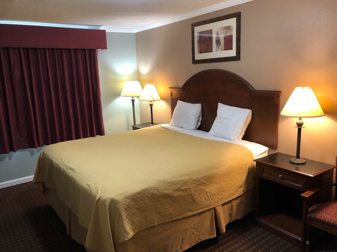 Bedroom 2, American Inn, Steuben