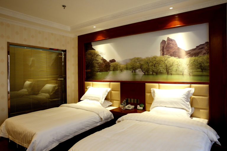 Bedroom, YONGJINGSANCHUAN BUSINESS HOTEL, Linxia Hui