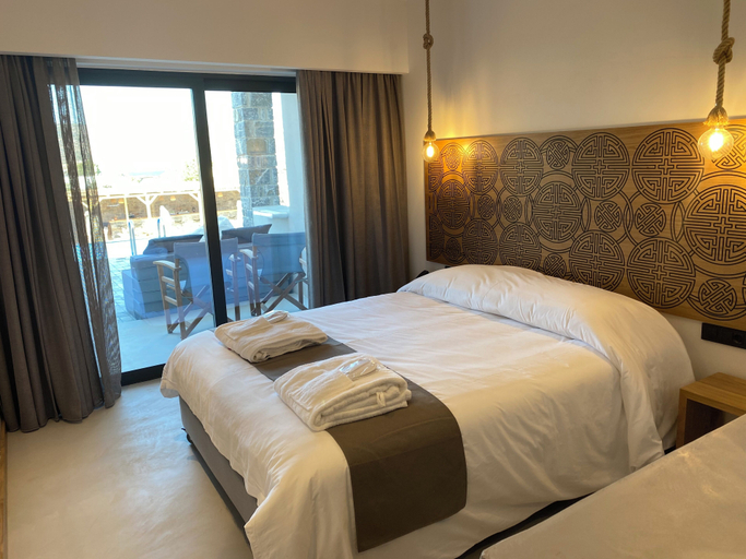 Bedroom 3, Helios Beach Hotel & Bungalows, South Aegean