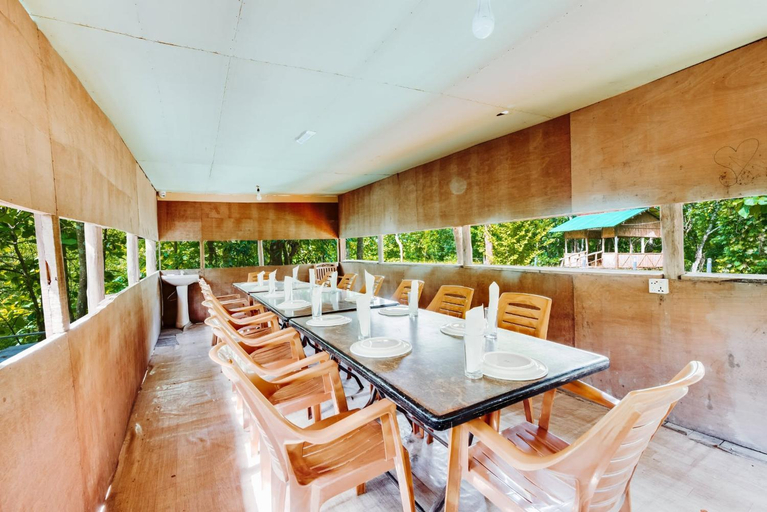 Food & Drinks, Hill Crown Hotel & Resort, Bandarbon
