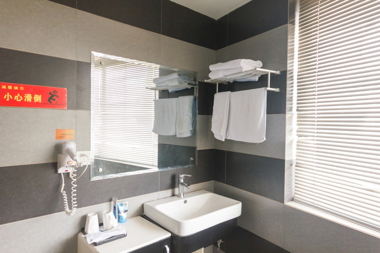 Bathroom, Jiating Holiday Hotel Yuhang District, Hangzhou