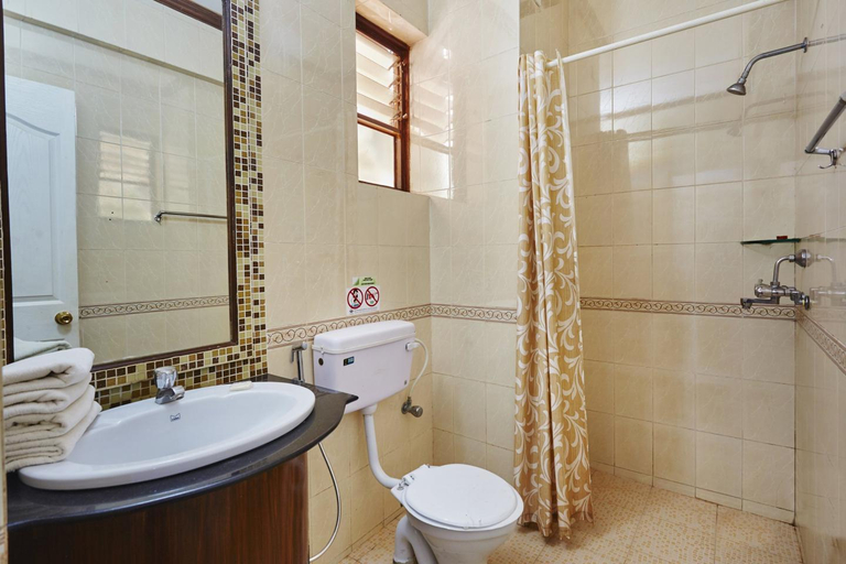 Bathroom 3, Camelot Beach Resort, North Goa