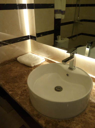 Bathroom 3, New Sihailong Theme Hotel, Liupanshui