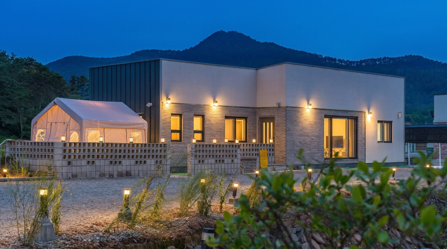 Exterior & Views 2, Goseong Hoostay Caravan Pension, Goseong