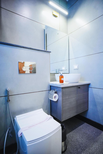 Bathroom 3, Haris Court- Cyber Hub, Gurgaon