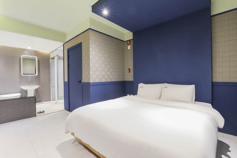 Bedroom 3, Busan Haeundae Cliff Bay Hotel, Haeundae