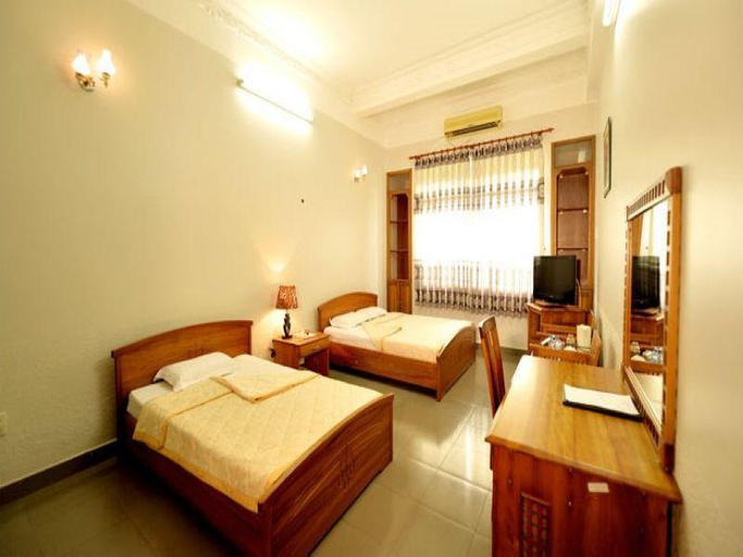 Bedroom 2, Hoa Binh 2 Hotel, Long Xuyen Township