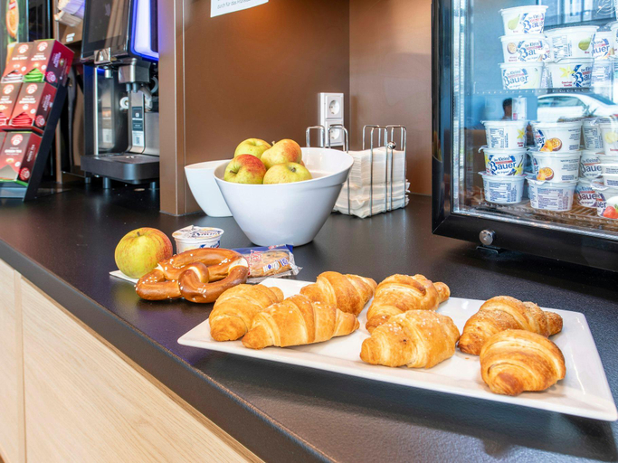 Food & Drinks 5, B&B HOTEL München-Trudering, München