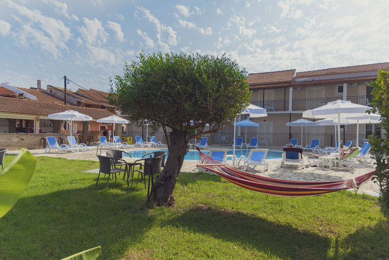 Others 4, セクレタ ビスタ, Ionian Islands