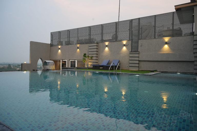 Sport & Beauty 2, Geeta Sarovar Portico Panipat, Panipat