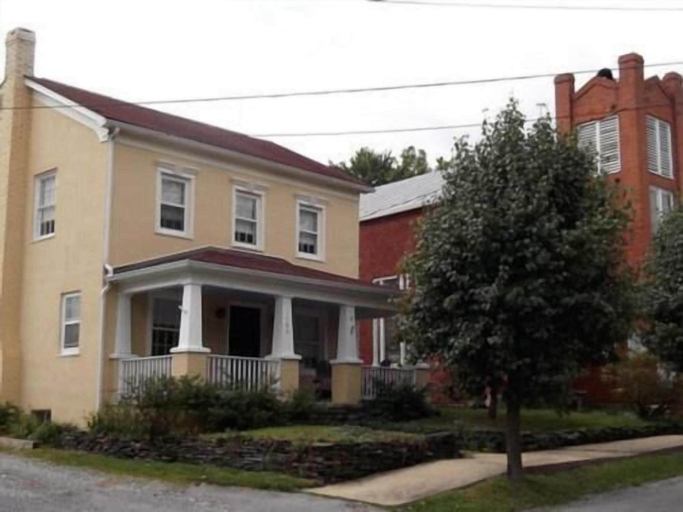 Exterior 3, Schilling House, Jefferson