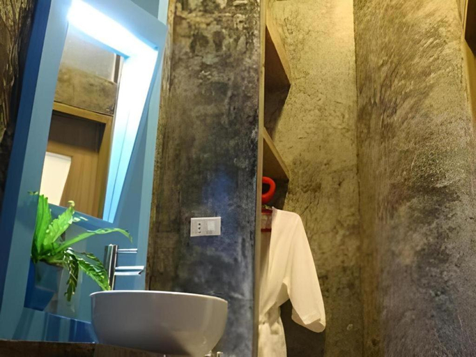 Bathroom 4, The b Ranong Trend Hotel, Muang Ranong
