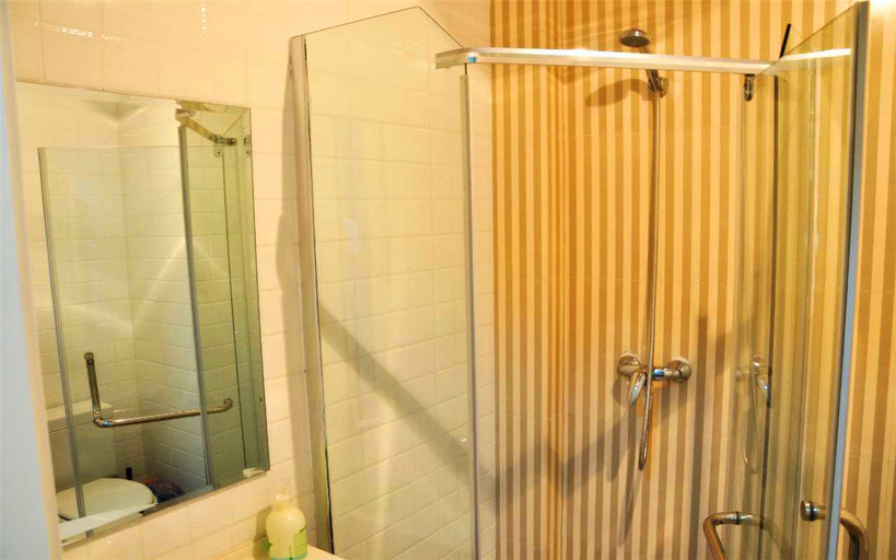 Bathroom 3, Yiran Haijiao Apartment Hostel, Dalian