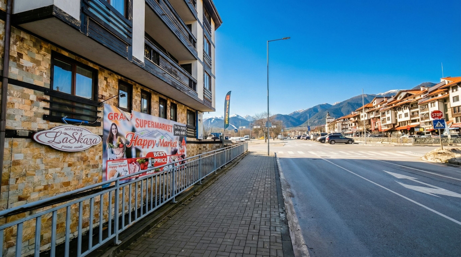 Exterior, Mountain Paradise 4 - 1 Bedroom - Gondola, 100m Away - Washer, Bansko