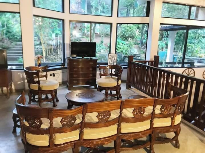 Food & Drinks 5, Brookside Nature Resort, Pathadumbara