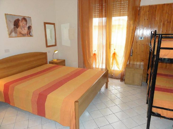 Room, Central Flat With Terrace and Parking, Venezia