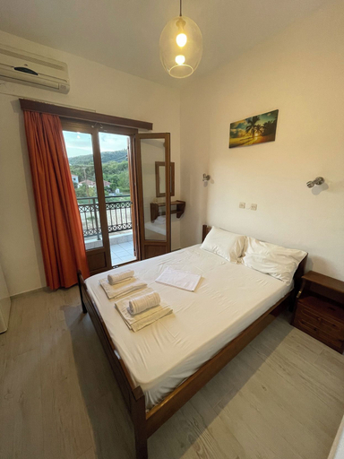Bedroom 4, Delfinia Studios, Thessaly