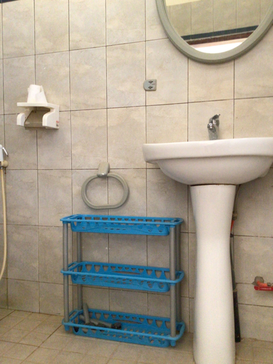 Bathroom 4, Black And White Hôtel, Rufisque
