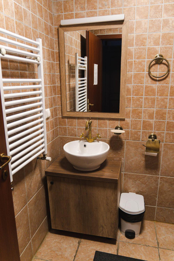 Bathroom 3, Hotel Regina, Sinaia