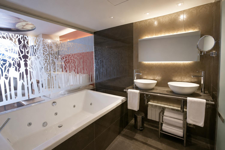 Bathroom 3, Hotel Sancho Abarca Spa, Huesca