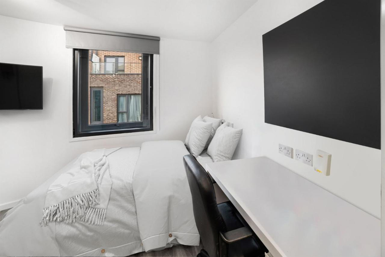 Bedroom 2, Chapter Highbury I in London, London