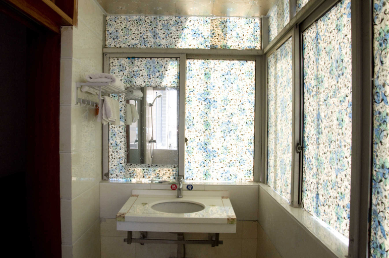 Bathroom 3, Jieshou Lantian Hotel, Fuyang