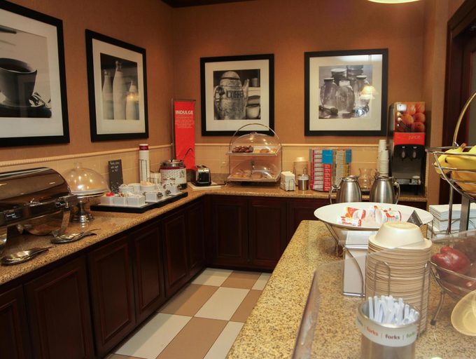 Coffee Shop or Cafe 4, Hampton Inn Clinton Mo, Henry