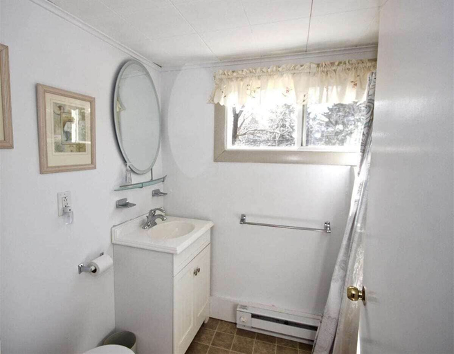 Bathroom, Lupine Cottage Walk to Downtown Rockland + Harbo, Knox