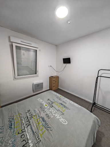Bedroom 3, Hotel Aladin, Oise