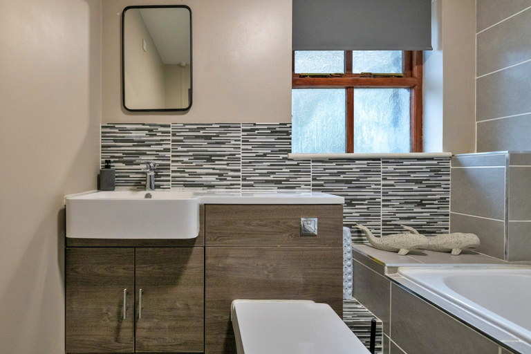 Bathroom 5, Beddgelert Cottage Escape, Gwynedd
