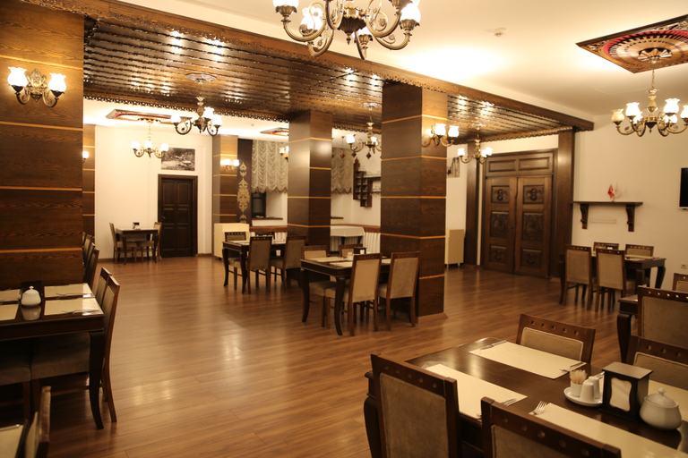 Food & Drinks 4, Cheltikov Hotel, Merkez
