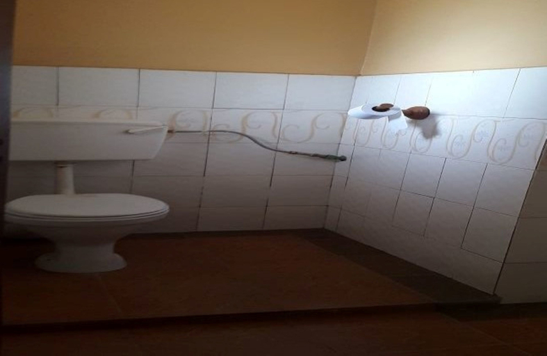 Bathroom 5, County Villa Hotel, Kiambu
