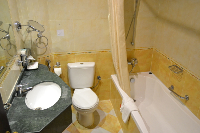 Bathroom 4, Oriental Corner Hotel Apartments, Dubai