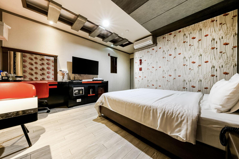 Bedroom 3, Taean Anmyeon Lux Pensiontel, Taean