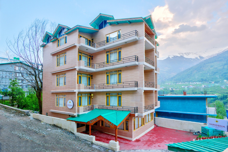 Exterior & Views