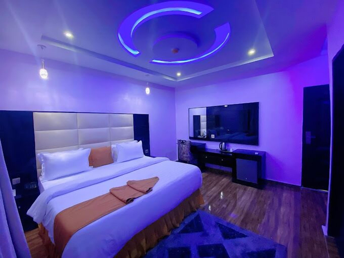 Bedroom 4, Royality Hill Apartment and Suites, Oshimili North