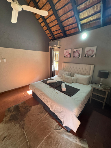 Bedroom 2, Singwe Private Safari lodge, Ehlanzeni