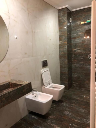 Bathroom 3, Tirent Apartment Komuna Parisit 1, Tiranës