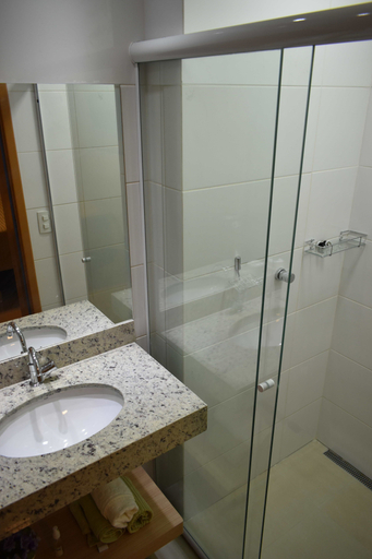 Bathroom, Everest Flat Service, Caldas Novas