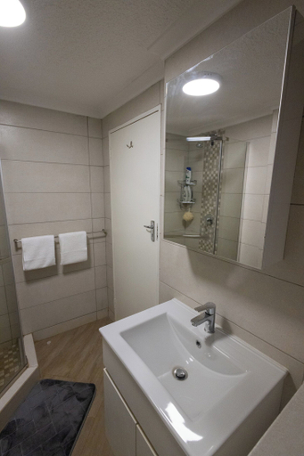 Bathroom 3, The Gray Aparthotel, Harare