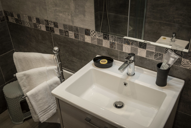 Bathroom 5, B&B Elegance, Messina