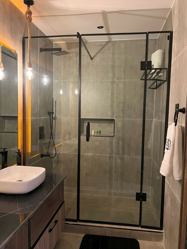 Bathroom 4, The Westbury Inn Hotels and Apartments, AbujaMun