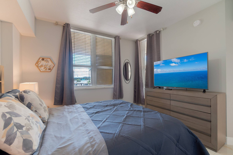 Room, 201s Relaxing Oasis Suite 1 Bedroom, Pools, Jacuzzi, Beach, Shops & Dog Friendly, Palm Beach