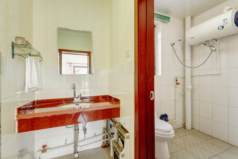 Bathroom 3, Beijing Simatai Heshun Homestay (Gubeikou Shuizhen), Beijing