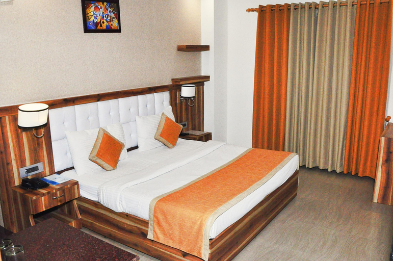 Bedroom, Hotel Sundaram, Nainital