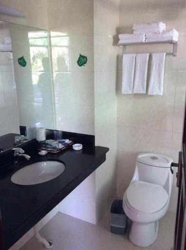 Bathroom, Heshuo Huafeng Express Hotel, Bayin'gholin Mongol